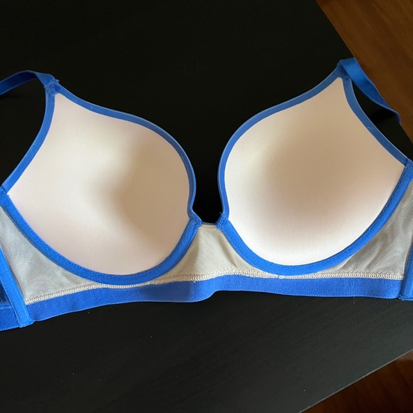 Victoria’s Secret bra - Picture 3 of 5